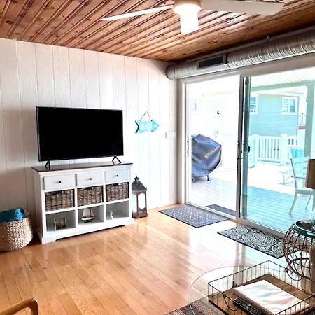 Cozy Beach - Direct Waterfront! East Haven Экстерьер фото