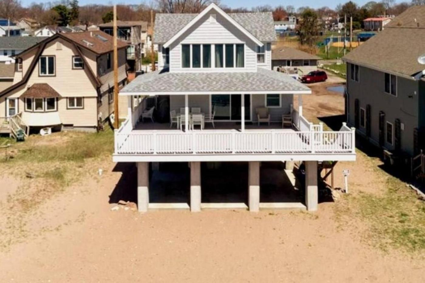 Cozy Beach - Direct Waterfront! East Haven Экстерьер фото
